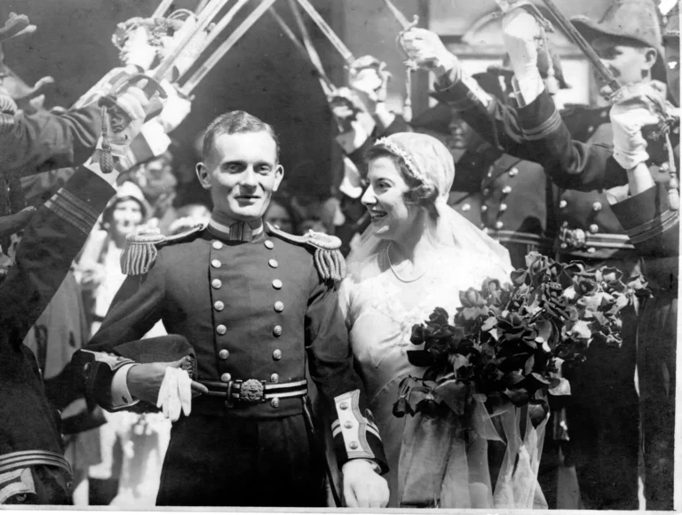 The marriage of Gertrude Eleanor Molyneux to Liveryman Captain John Halkett Crawford, April 1905