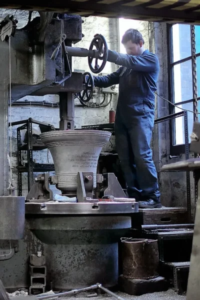 Bells of St Paul’s Vertical lathe Bells of St Paul's Vertical lathe