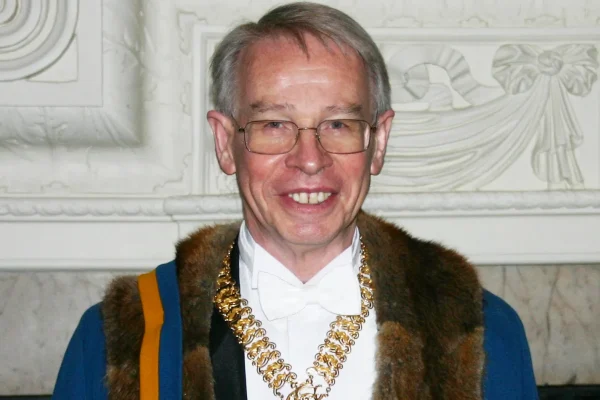 Master Peter Gibson 2012 – 2013 Master Peter Gibson 2012 - 2013